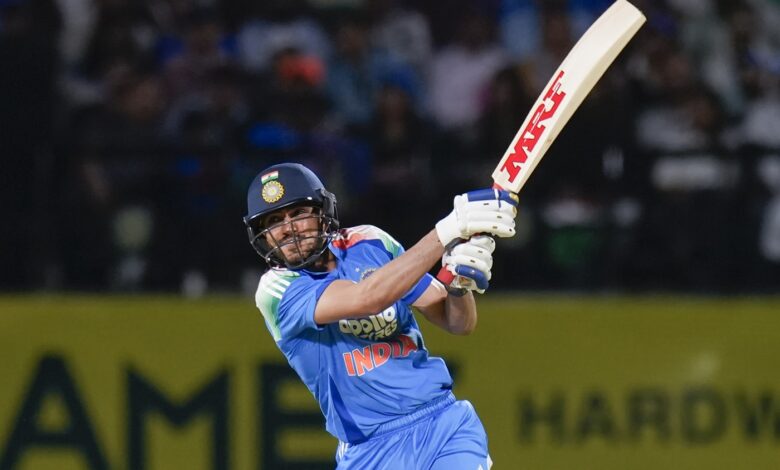 Gill, Rahul seal India's chase for 1-0 lead after Gurbaz century